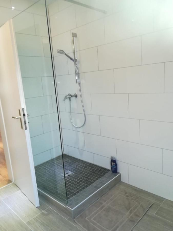 Lottstetten Diti Apartment מראה חיצוני תמונה